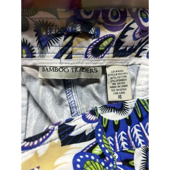 Bamboo Traders Size 16 Bermuda Shorts Purple Blue Peacock Pattern - Picture 3 of 4